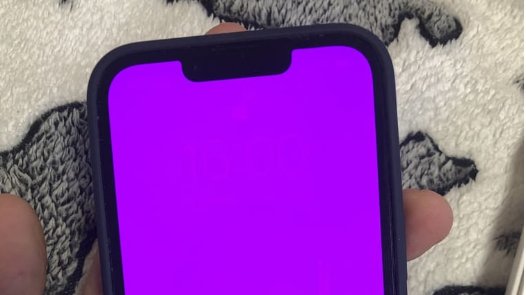 iPhone-13-pantalla-tinte-rosa